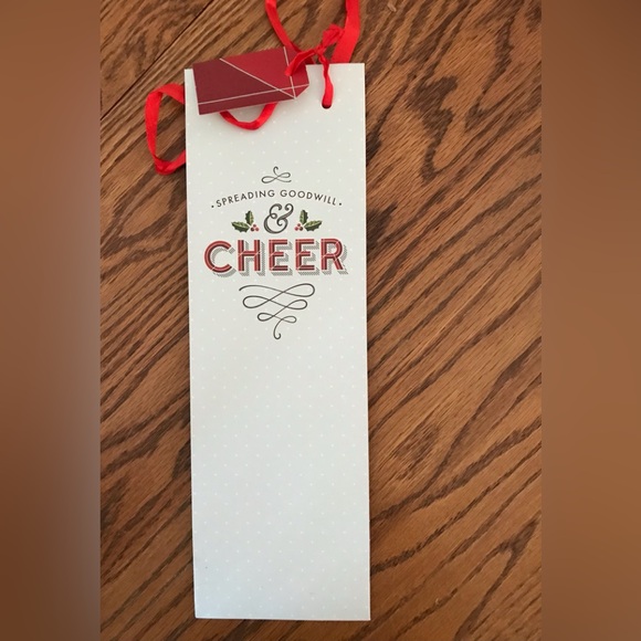 6 Holiday Wine/Bottle Gift Bags - Picture 7 of 7